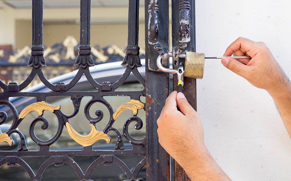 techniciens qualifiés serrurier ouverture de porte Paris 20