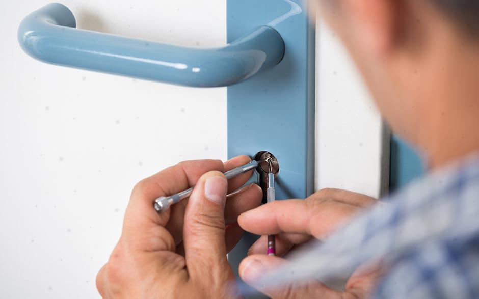 service serrurier prix changement serrure Paris 17